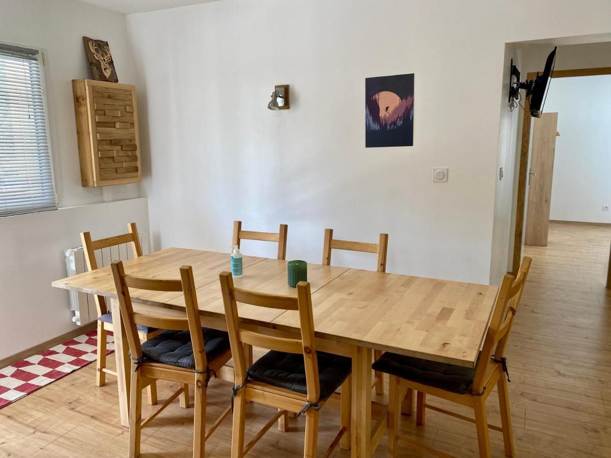 Appartement Ideal Pour Ete Et Hiver, Situe Au Pied Des Pistes De Ski Et Des Sentiers De Randonnee Premanon Exterior photo