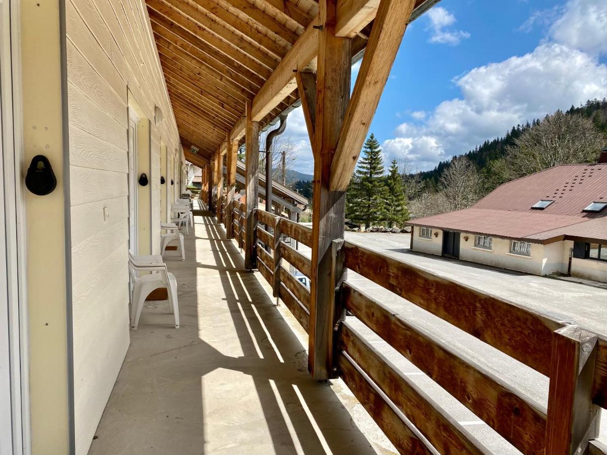 Appartement Ideal Pour Ete Et Hiver, Situe Au Pied Des Pistes De Ski Et Des Sentiers De Randonnee Premanon Exterior photo